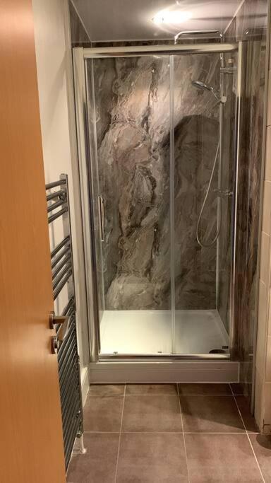 3 Bedroom Penthouse Apartment In Larne Extérieur photo