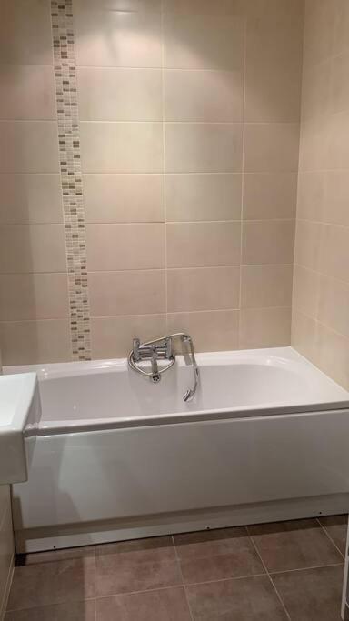 3 Bedroom Penthouse Apartment In Larne Extérieur photo
